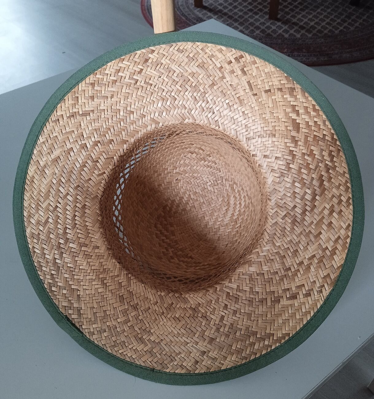 Women's straw hat Chic dress style. Hand-braided natural straw.