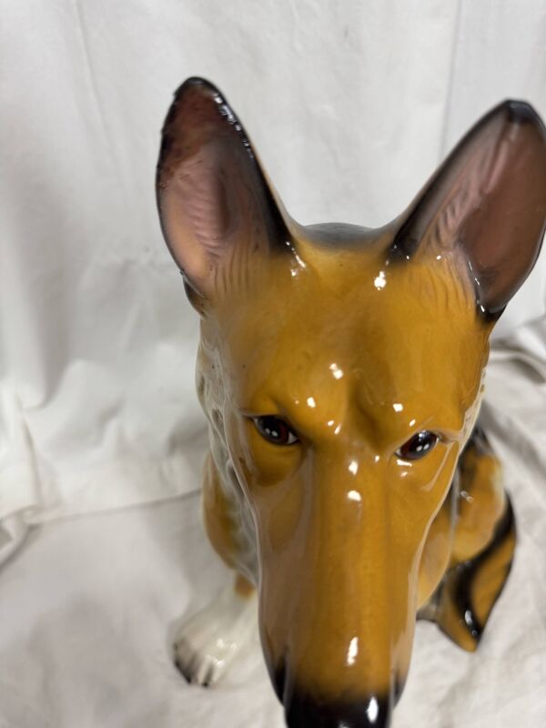 Chien en céramique, berge allemand