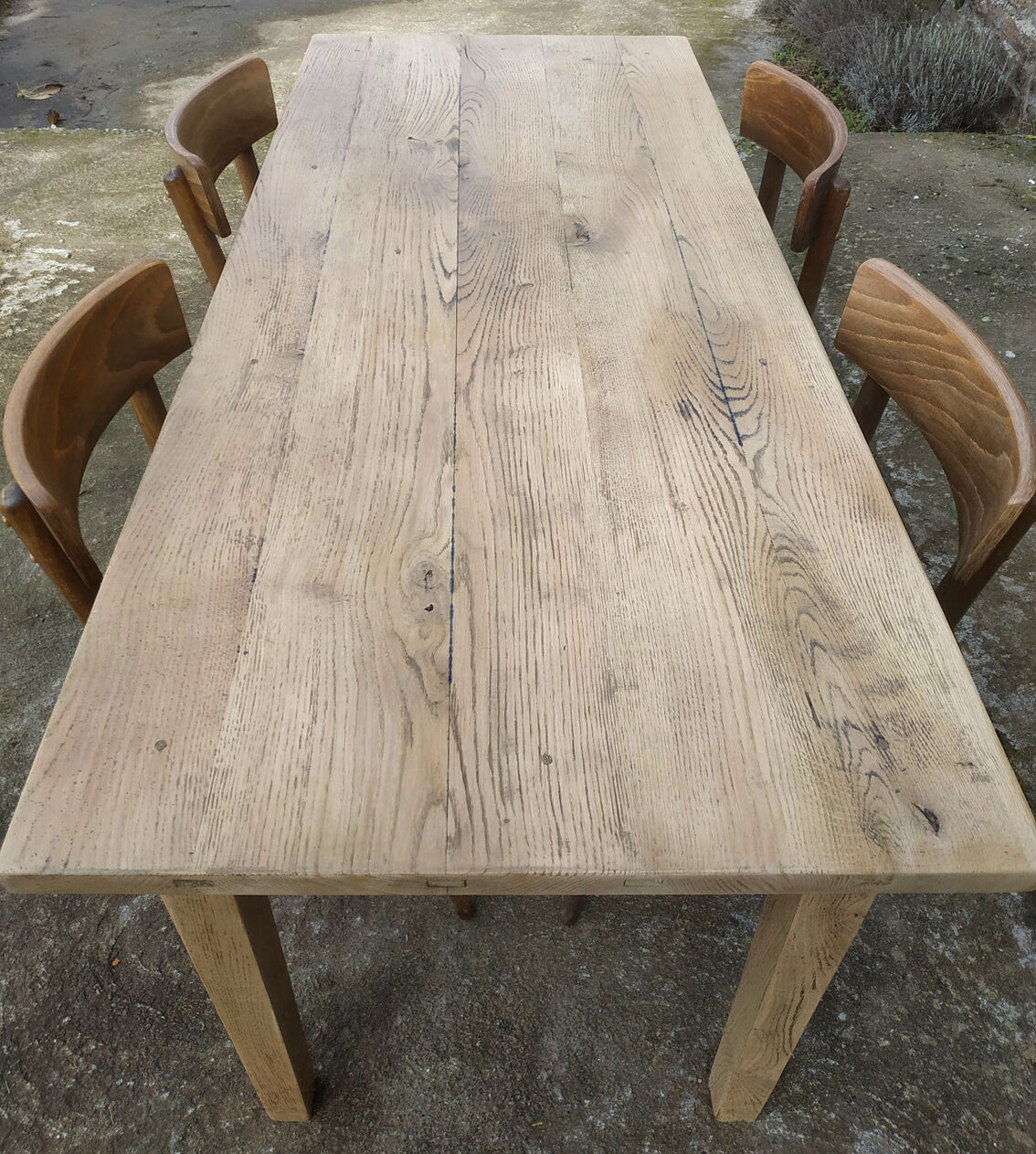 Farm table