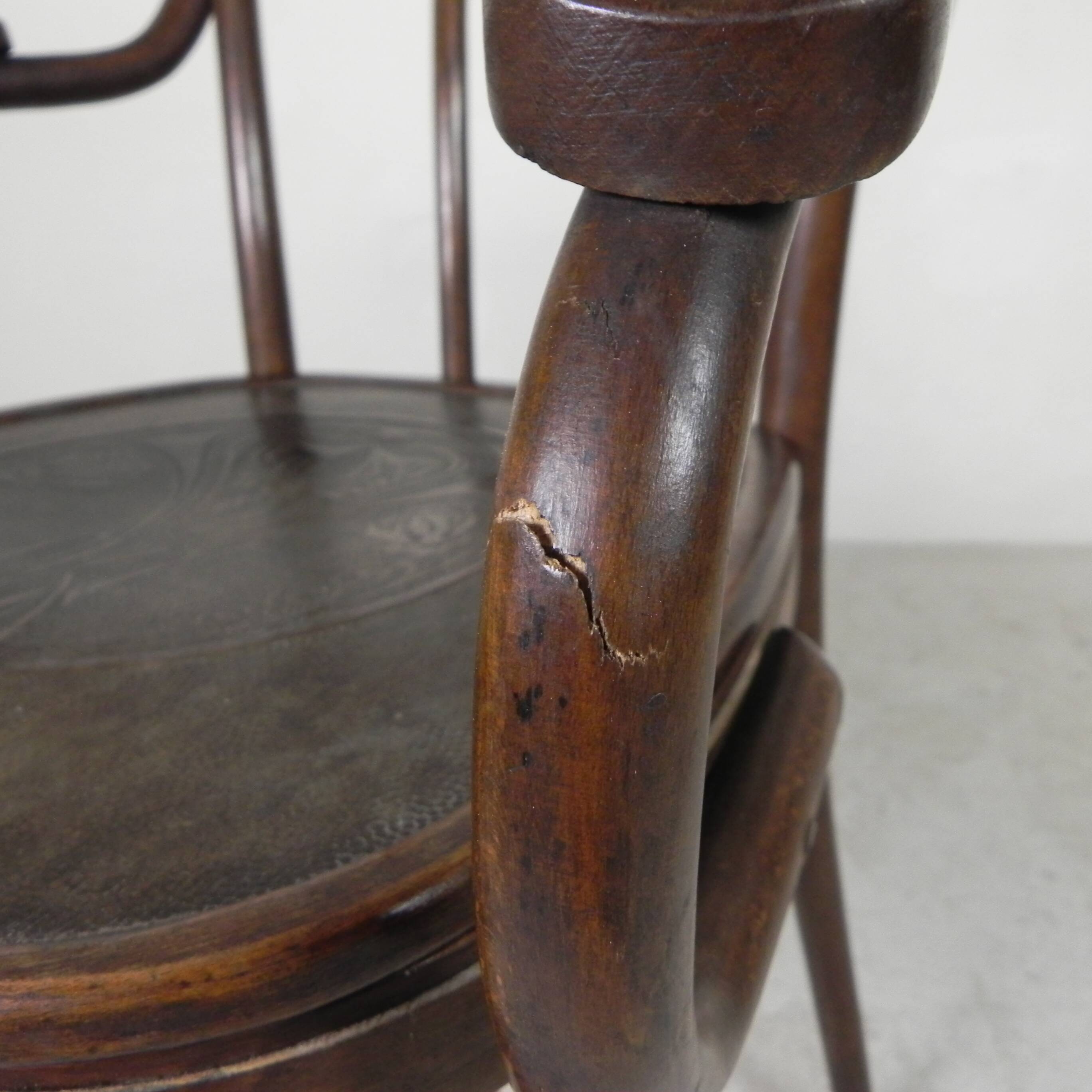 Fauteuil en hêtre avec accoudoirs dans le style Thonet, années 1920