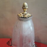 Lampe en fer forgé avec sa tulipe en verre moulé art deco  Dimension: 37 cm hauteur poids: