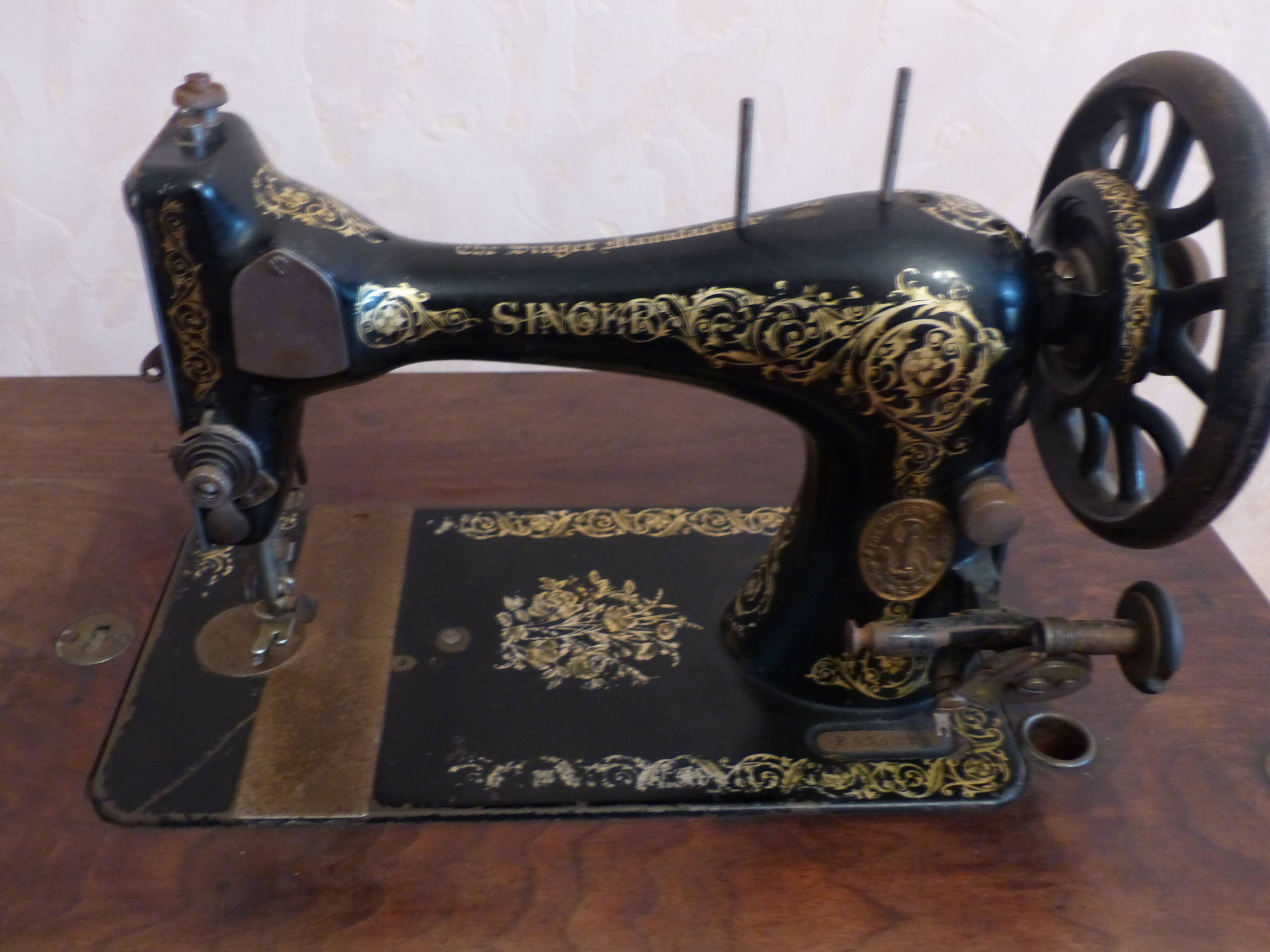 Singer 1901 sewing machine
