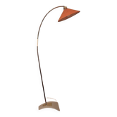 Lampadaire arc du milieu du siècle en laiton et métal perforé, années 1960.