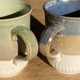Deux mugs staffordshire