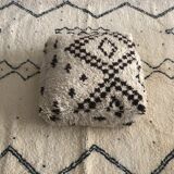 Vintage carpet pouf "Beni Ouarain"