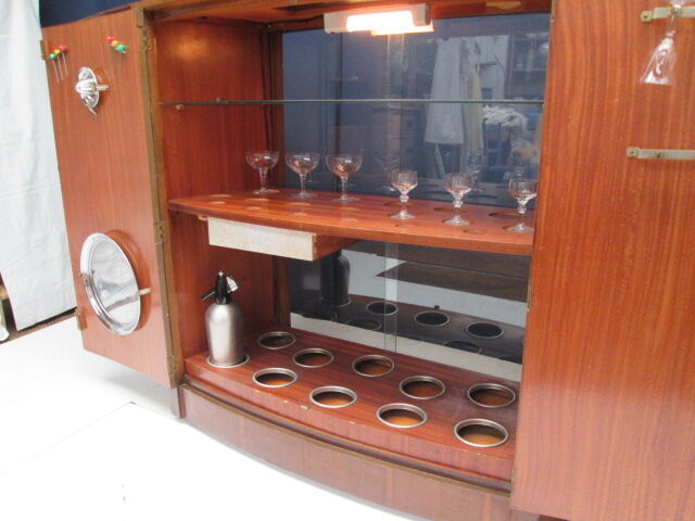 Art deco bar system in walnut