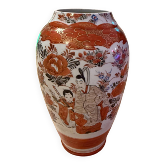 Large Japanese Kutani Porcelain Vase – Moriage Floral Relief – Early 2