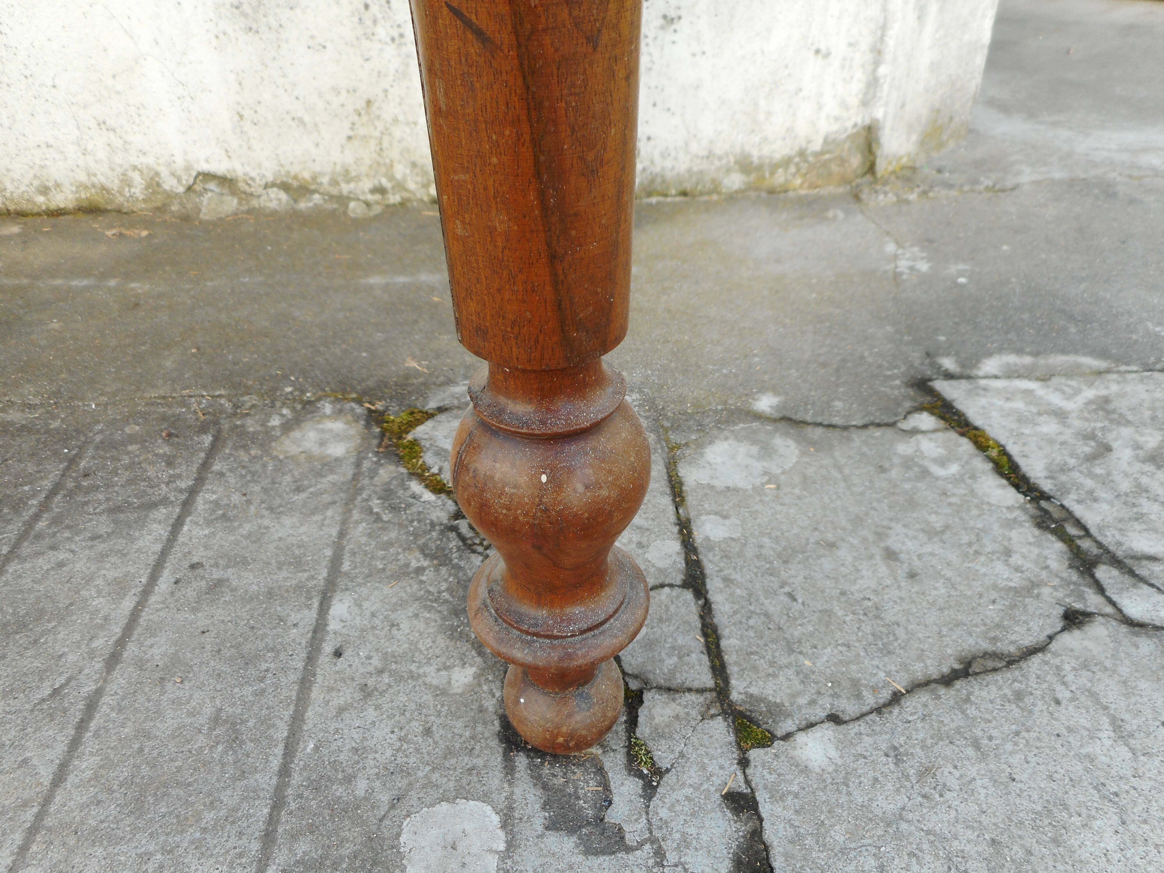 Writing table