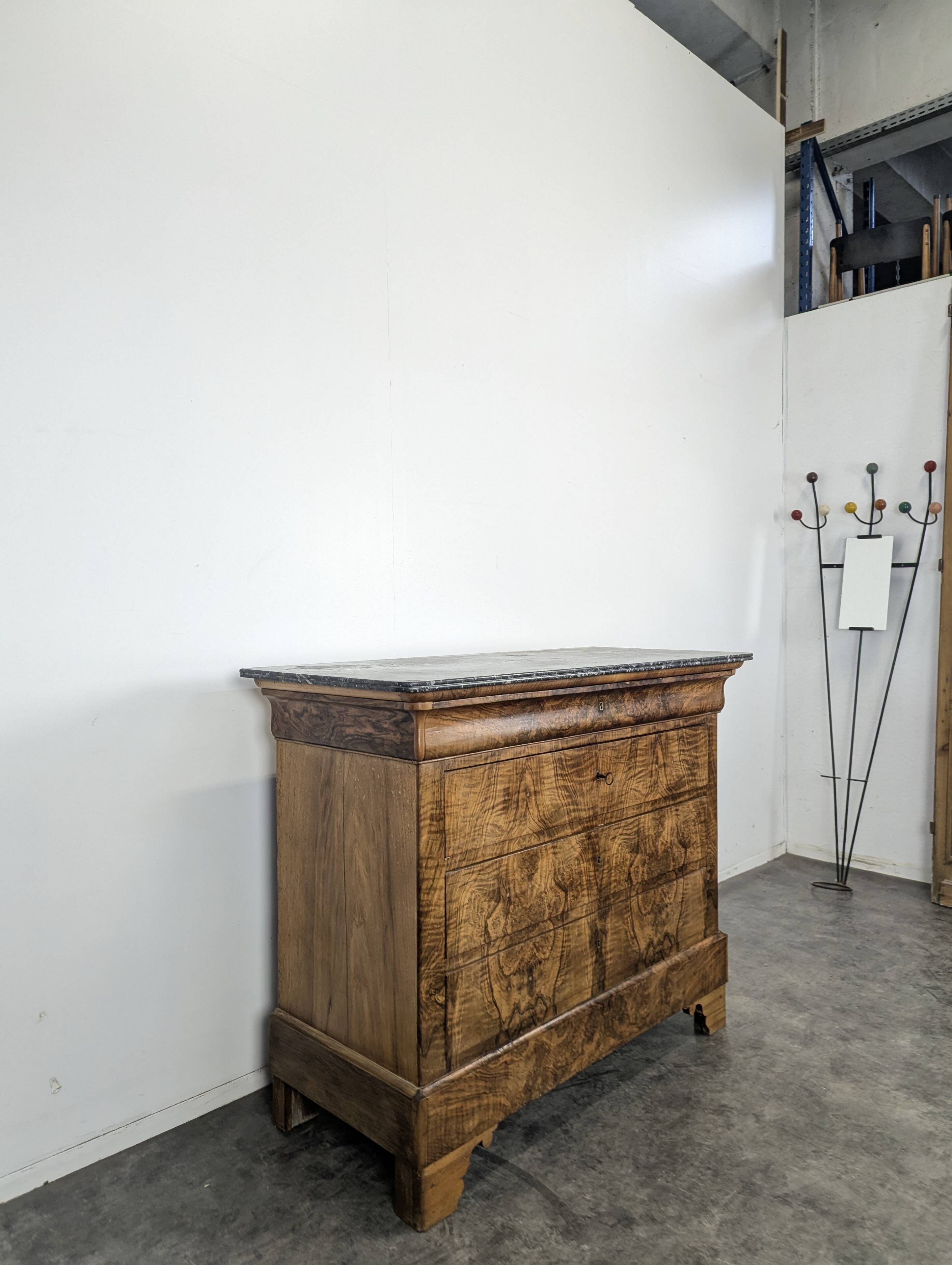 Commode Louis Philippe en acajou flammé