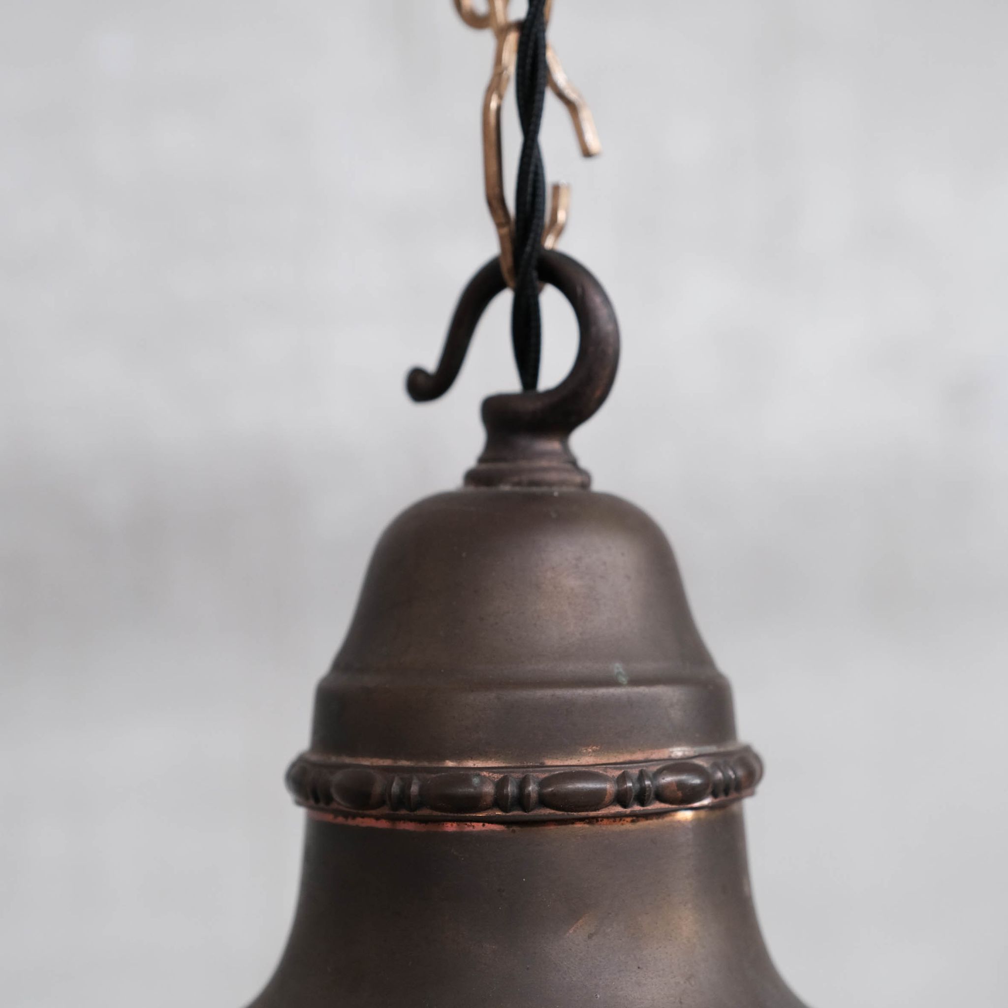 Suspension française opaline et laiton