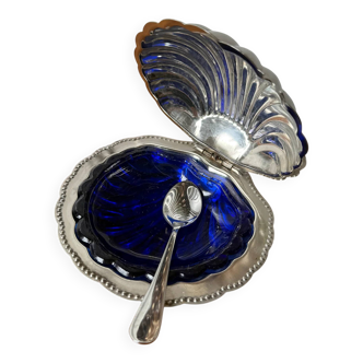 Shell-shaped butter dish in stainless steel