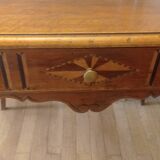 Small 19th century table in walnut and marquetry