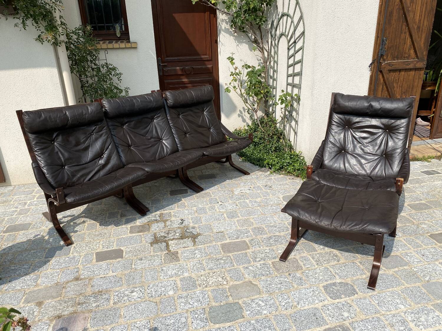 Sofa made of 3 Siesta armchairs