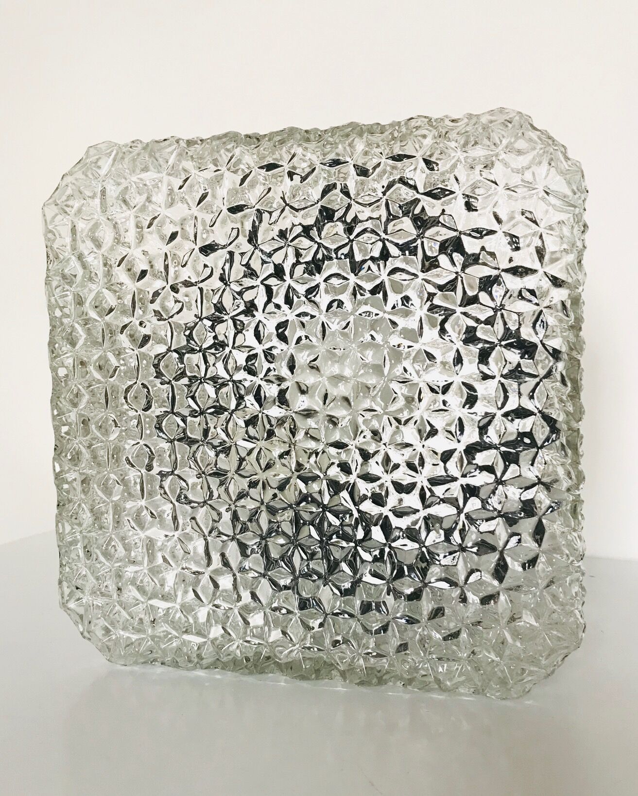 Square chiselled glass ceiling