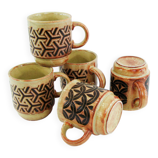 5 mugs en grès beige et fauve - décor géométrique marron - made in England - vintage années 70