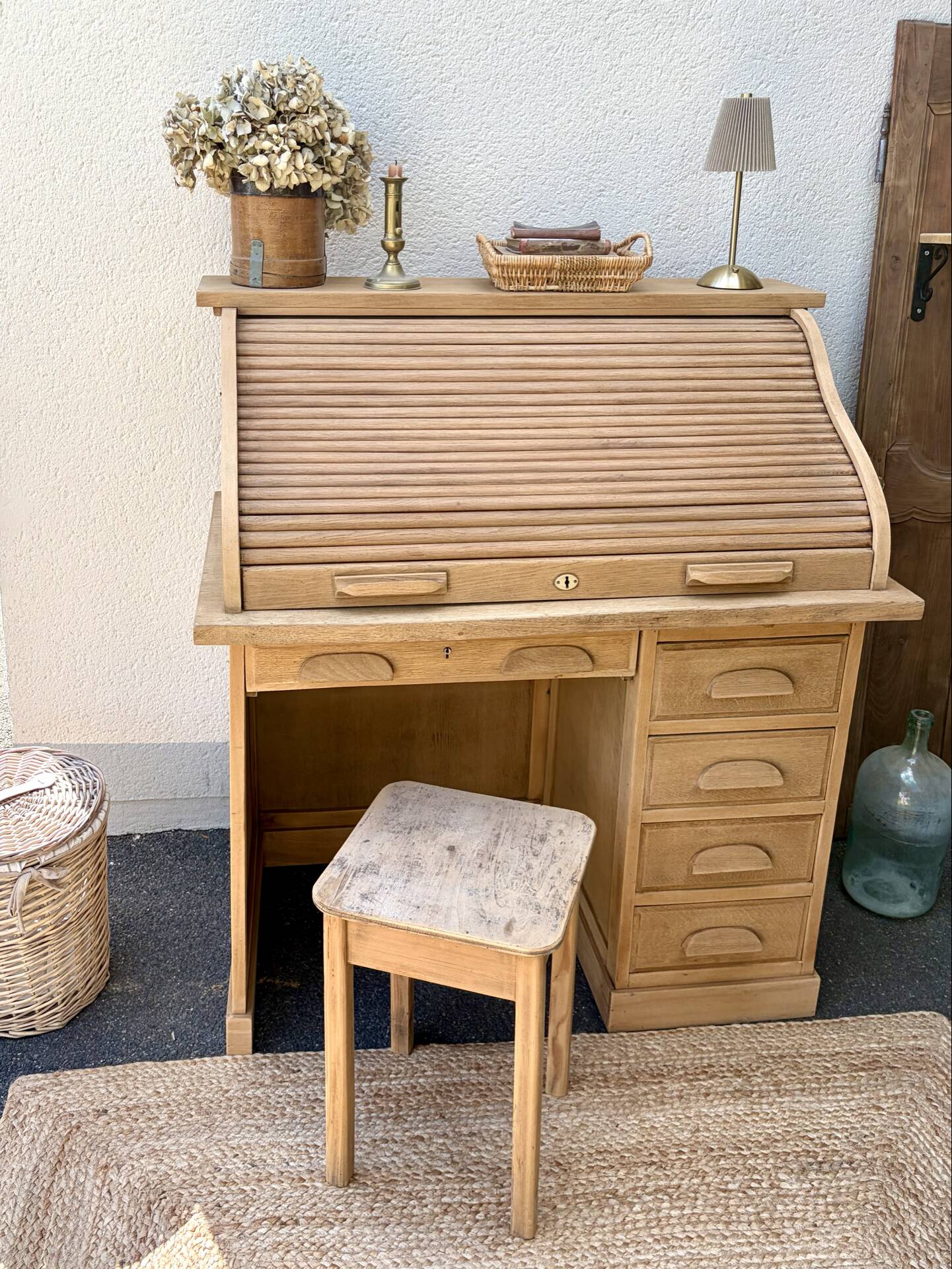 Curtain desk