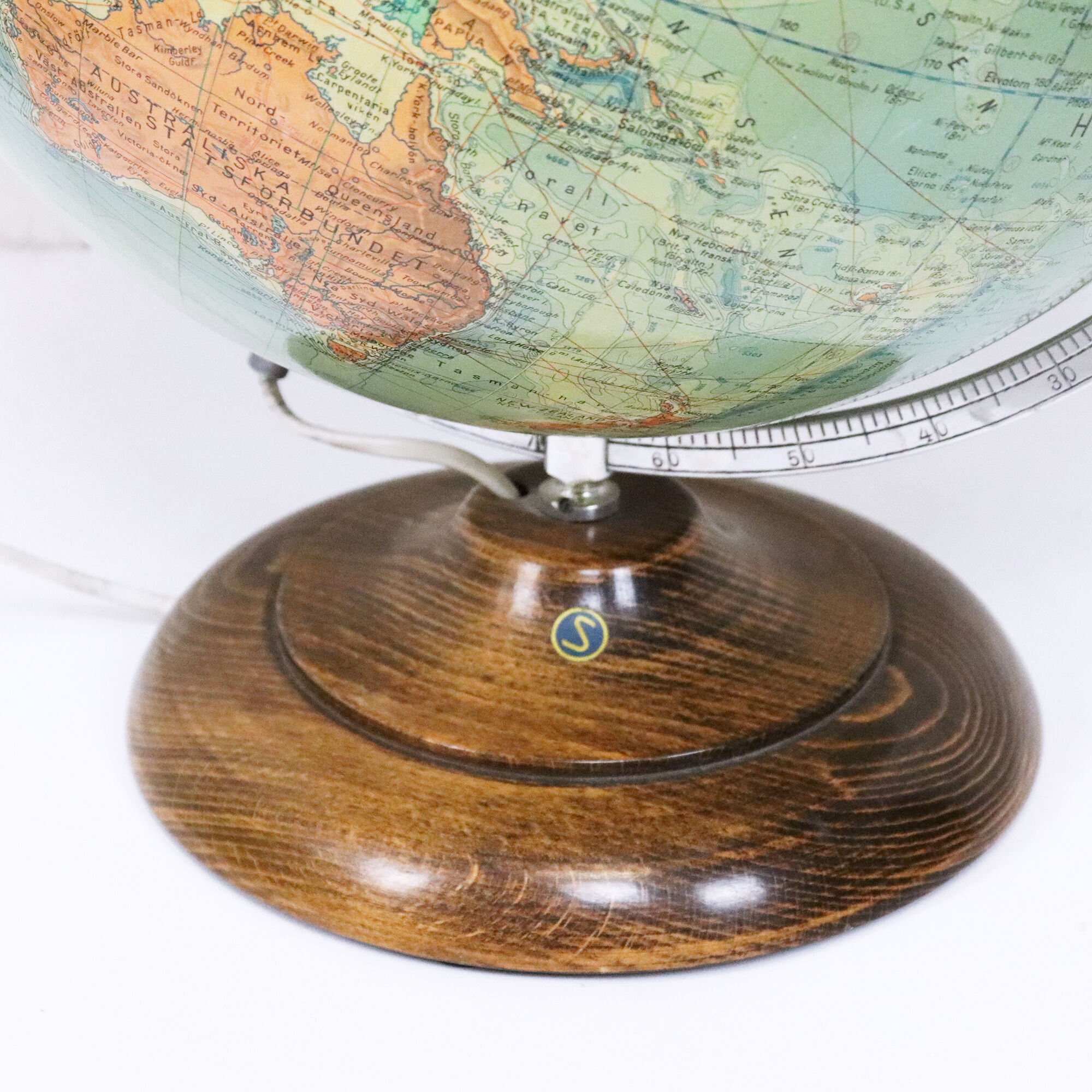 Bright Earth Globe Swedese, 1950