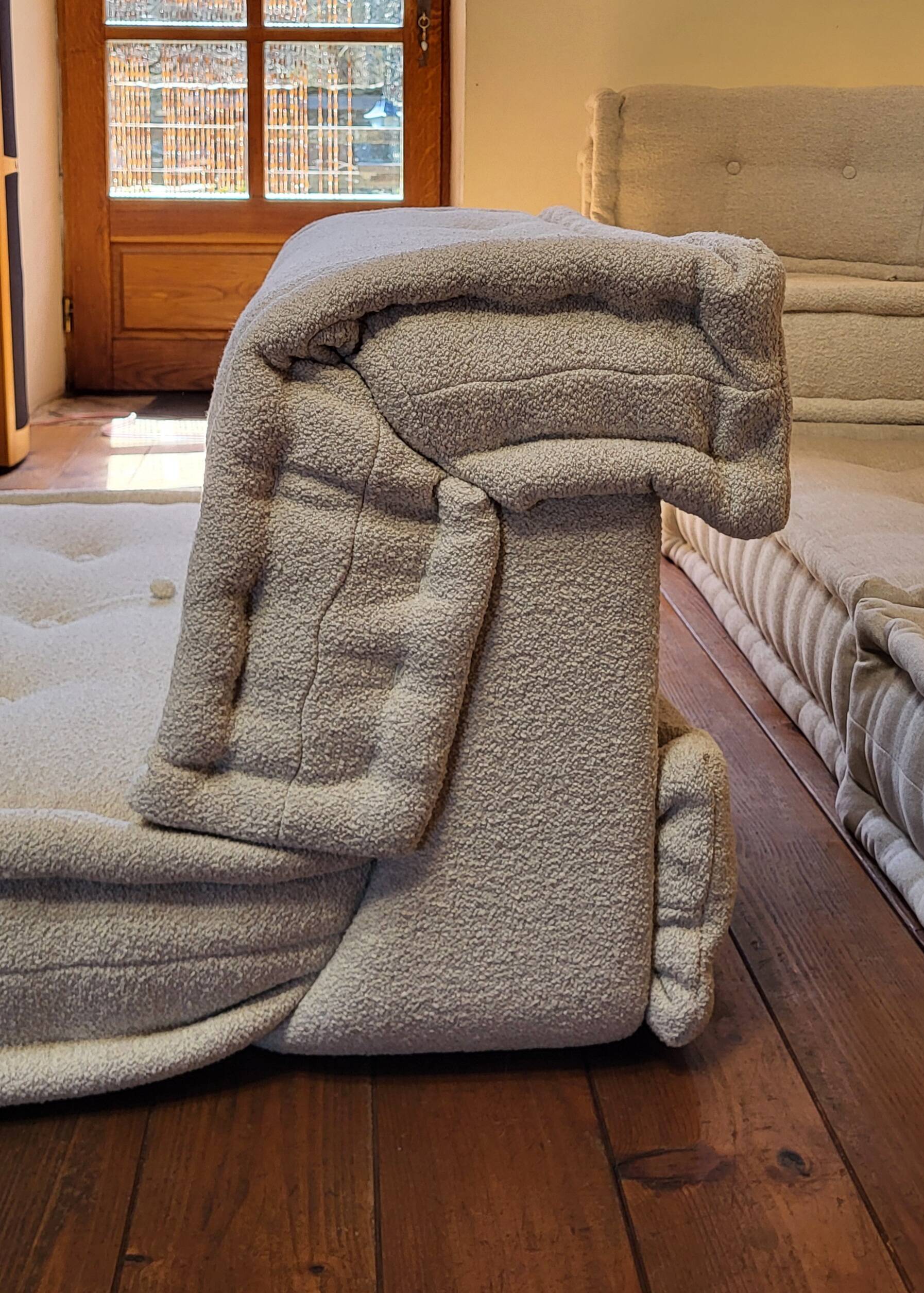 Mah Jong sofa by Roche Bobois in beige by Hans Hopfer, set of 7 modules.