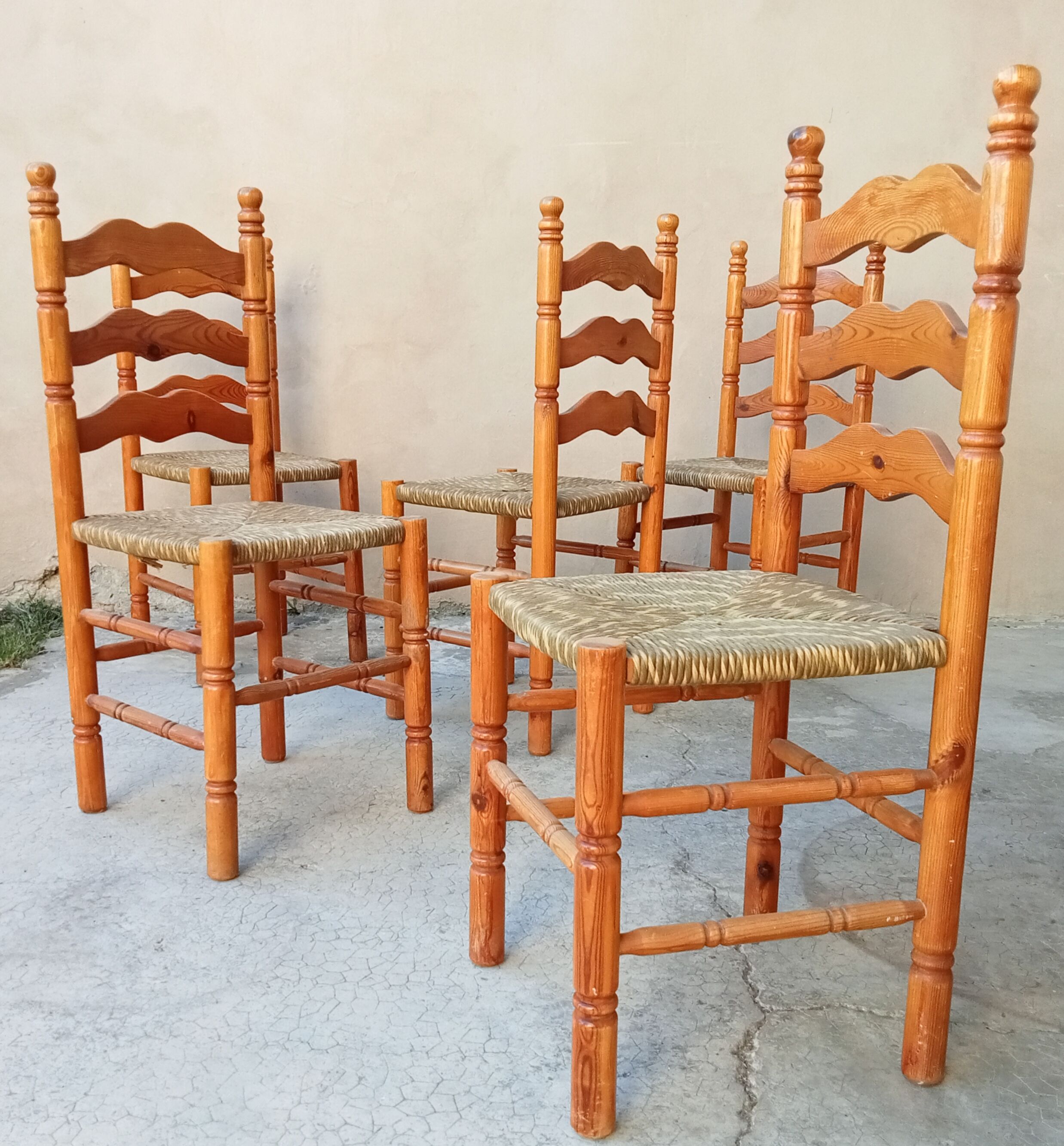 Lot de 5 chaises paillées vintage style espagnol