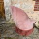 Fauteuil style crapaud en velours rose