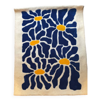 Hand-tufted rug with graphic pattern, unique piece