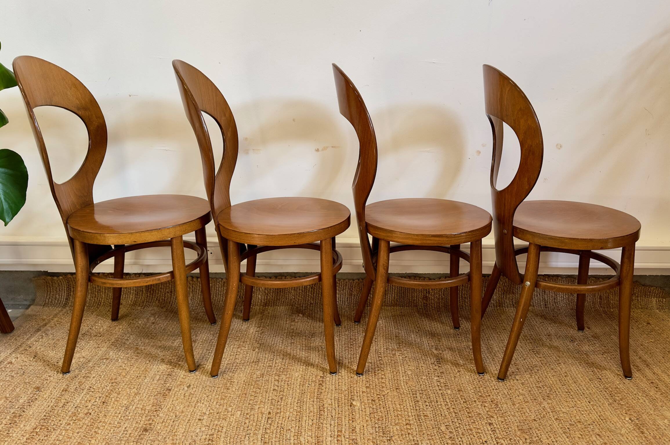 4 chaises bistrot Baumann modèle Mouette en bois courbé