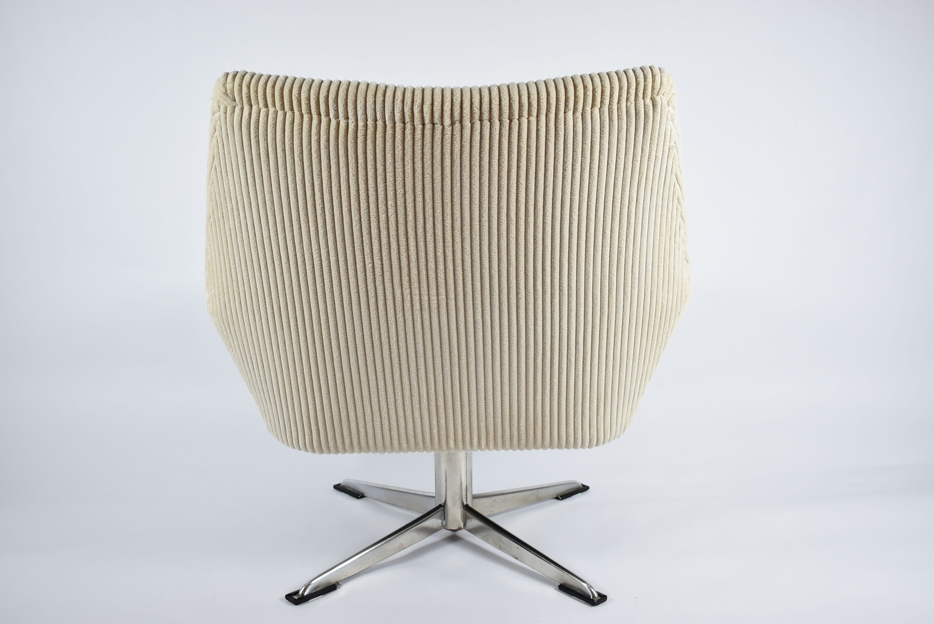 Original Restored Armchair "Shell" German Democratic Republic, 60s, Cord beige