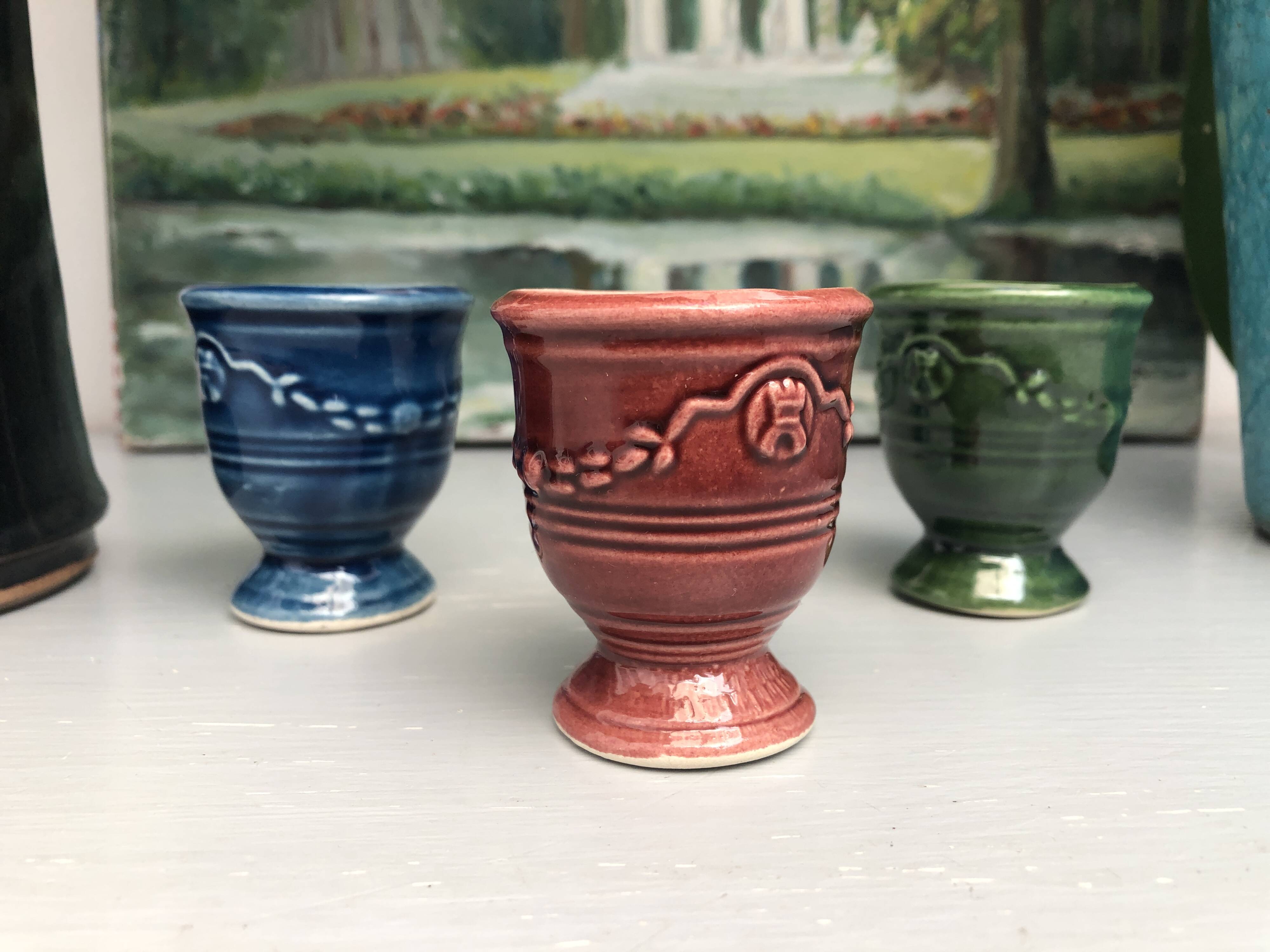 3 egg cups anduze vase