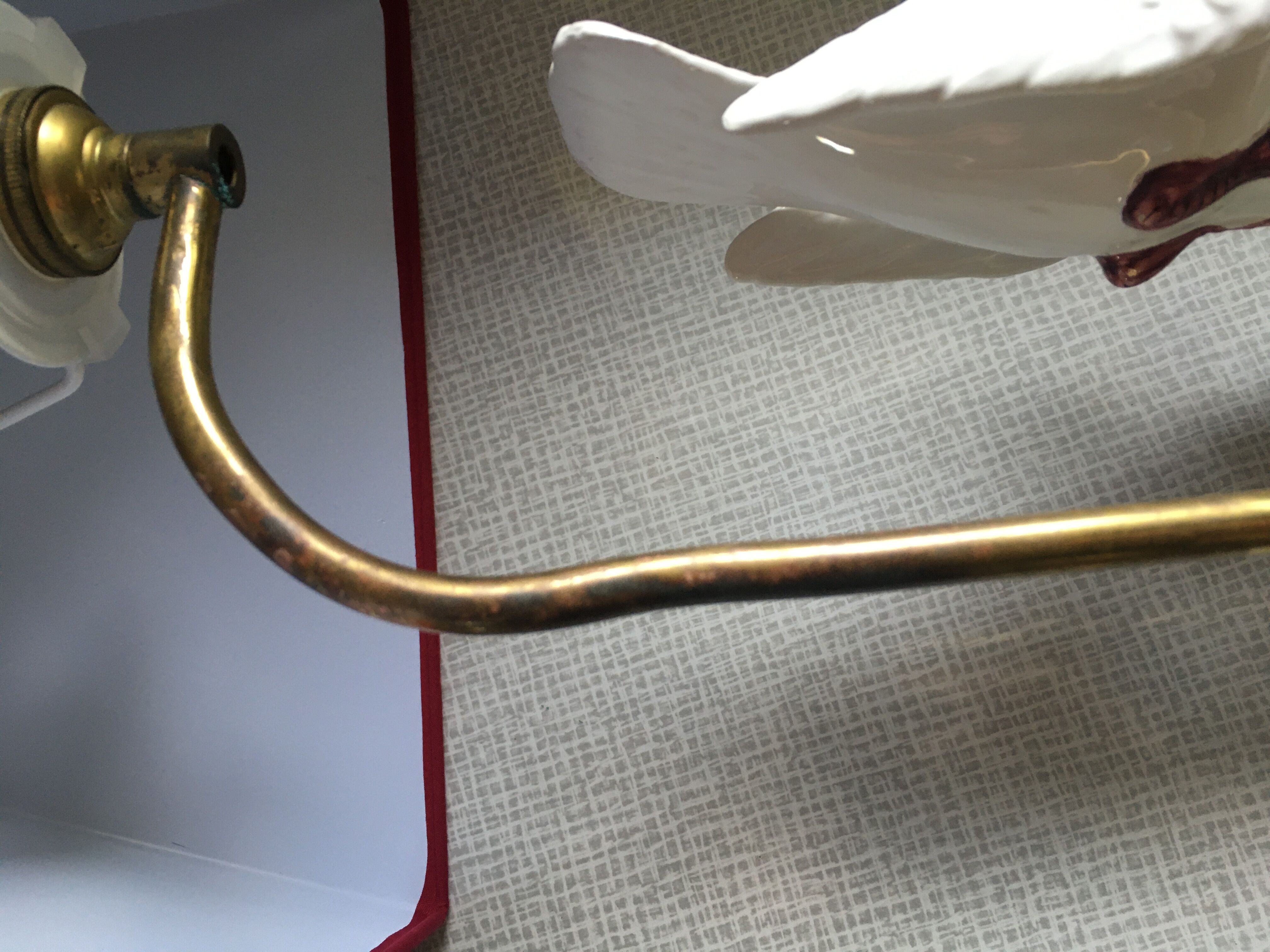 Triple white ceramic dove lamp