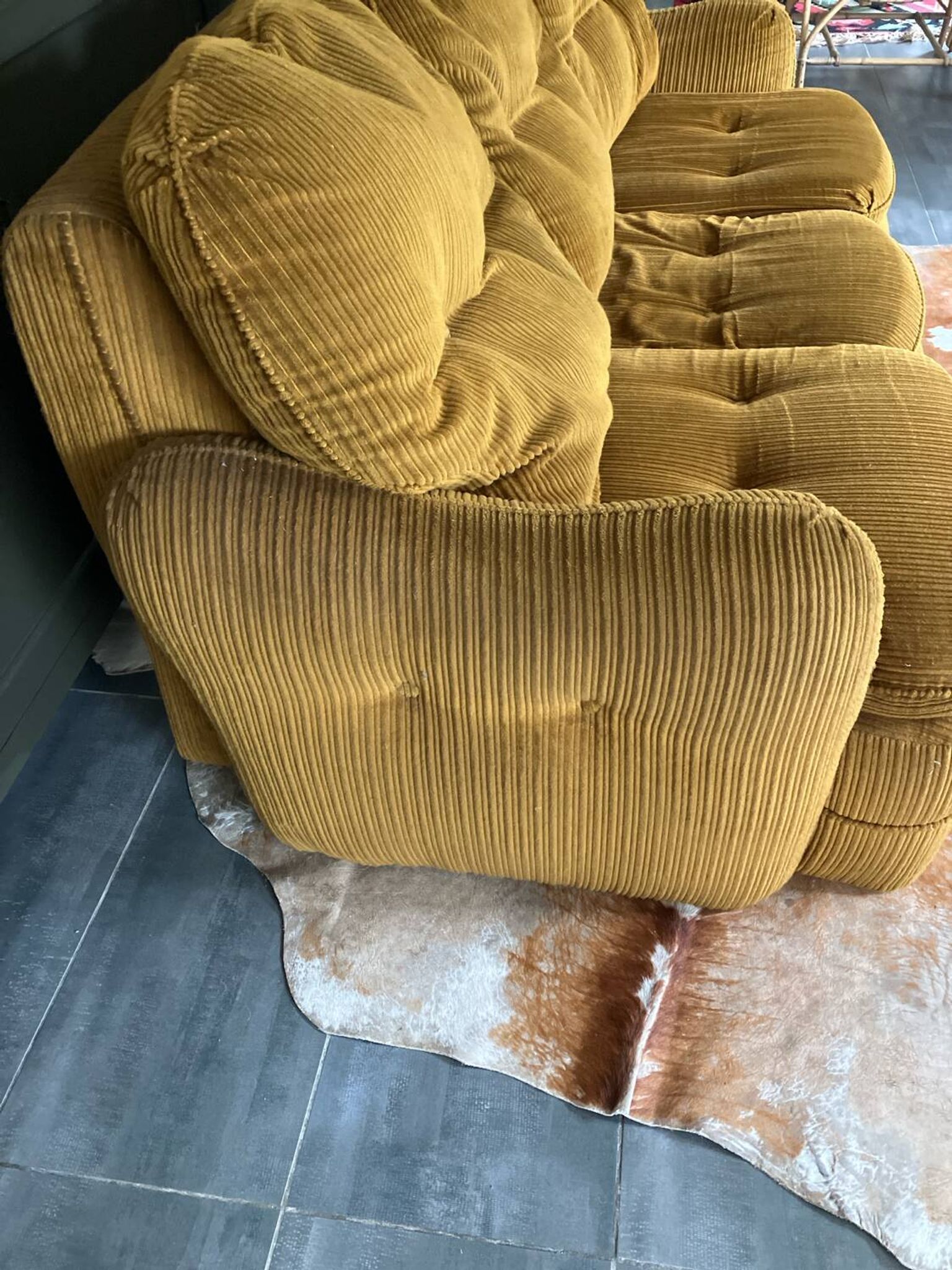 Velvet 3-seater sofa bed