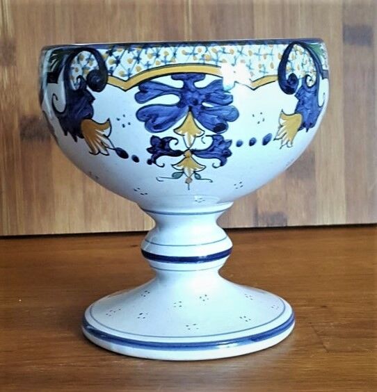 Cut on foot in earthenware Vieux Rouen signed R Tion