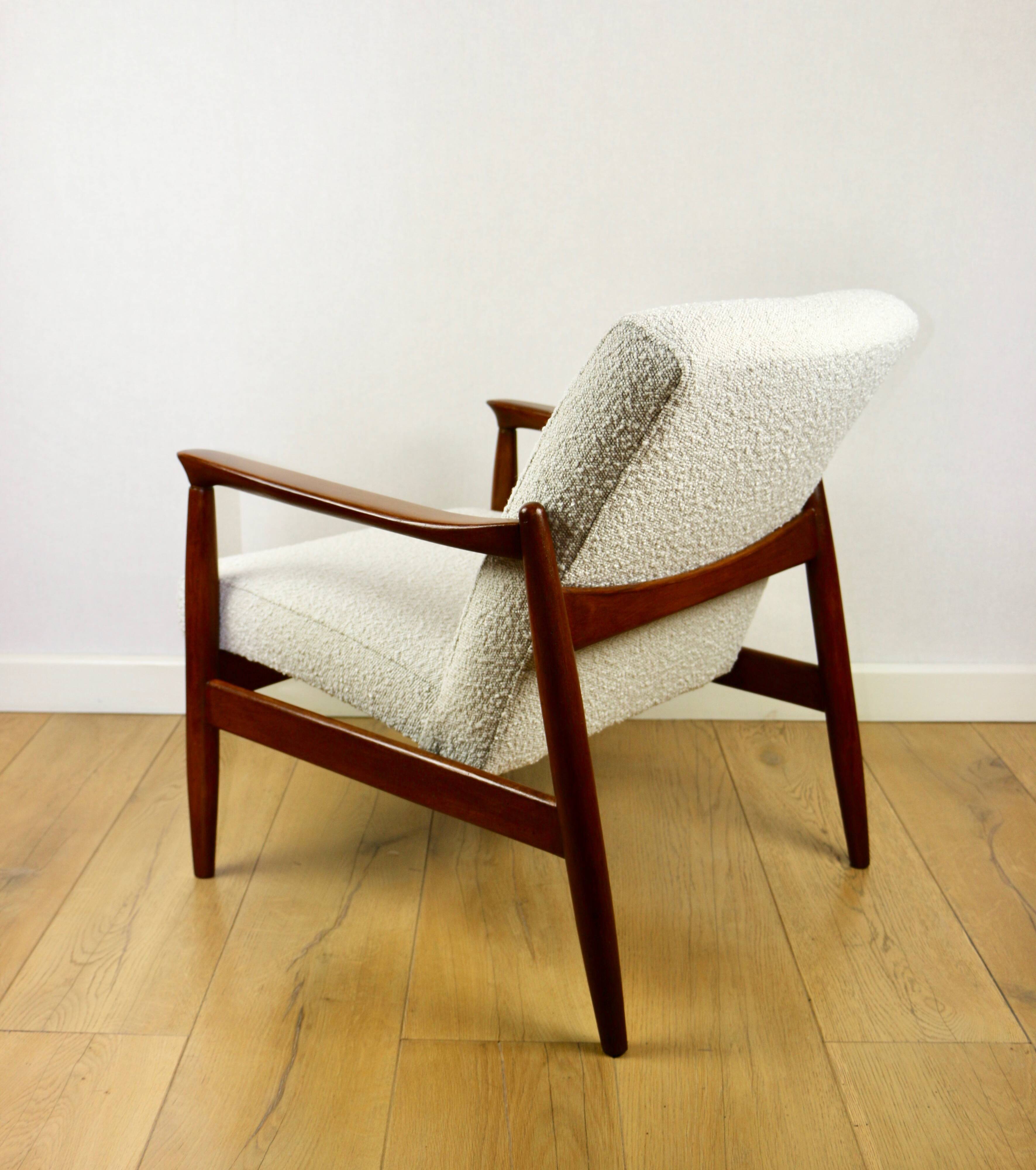 Fauteuil Marron GFM-64 en Bouclé Ivoire Blanc attribué à Edmund Homa, 1970
