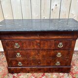 Renaissance period chest of drawers in flamed mahogany veneer