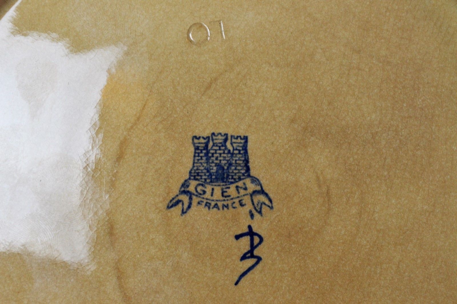 Deep dish Gien Peony 1938-1960