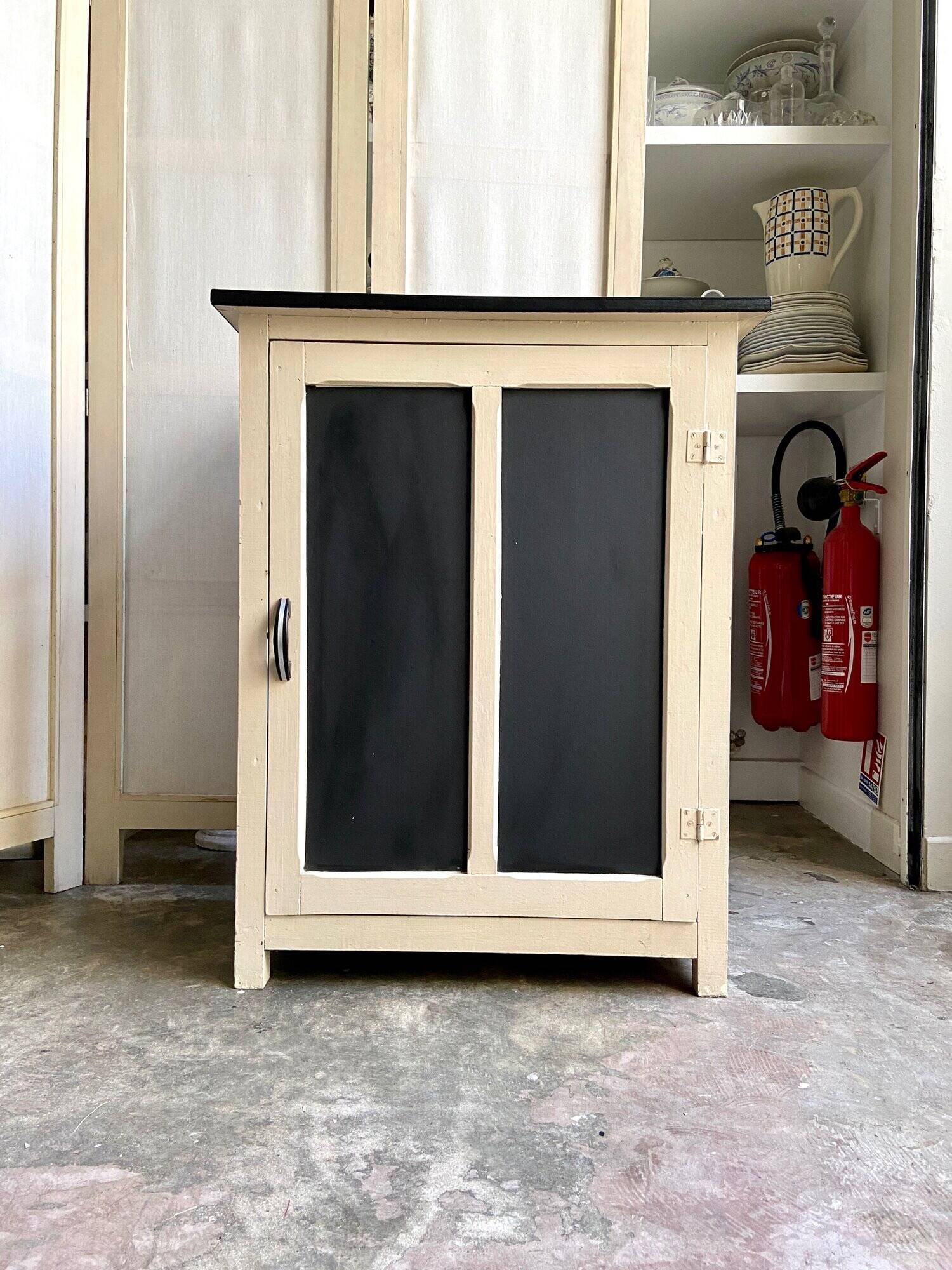 Confiturier parisien en bois beige et noir