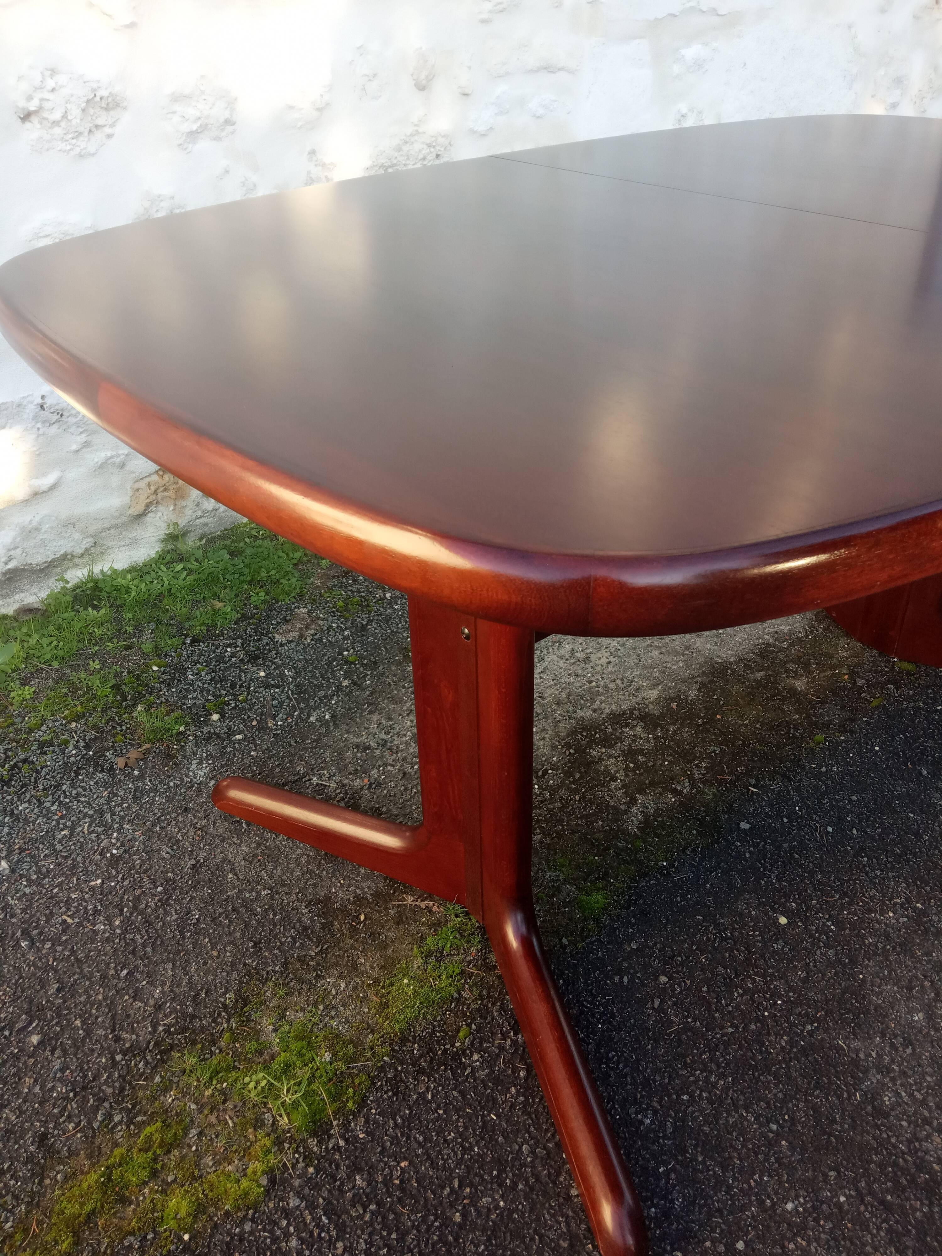 Stretchy vintage table Skovby Denmark 60s