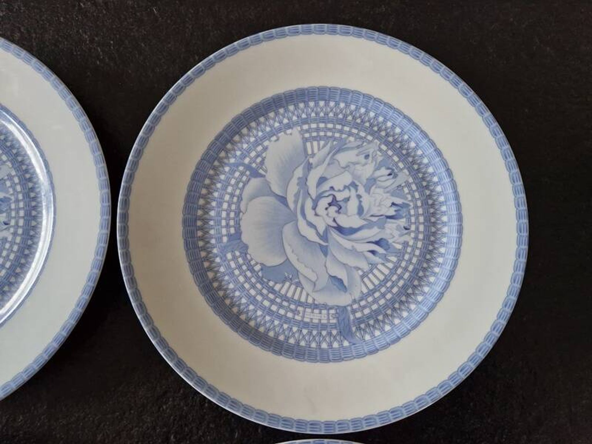 Limoges porcelain for Hermès, Paris - Set of 4 flat plates - Les Pivoines