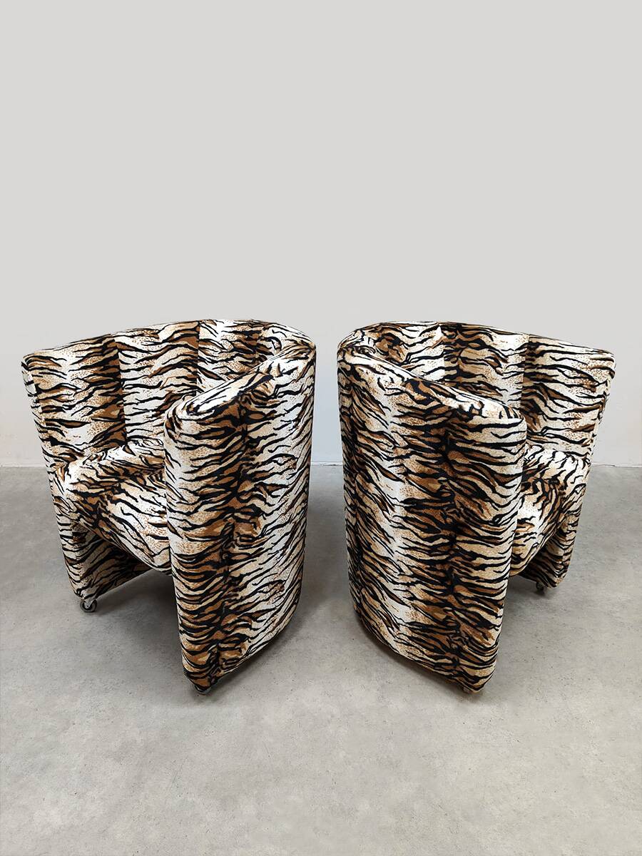 Vintage lounge club armchairs 1970 'Tigerprint'