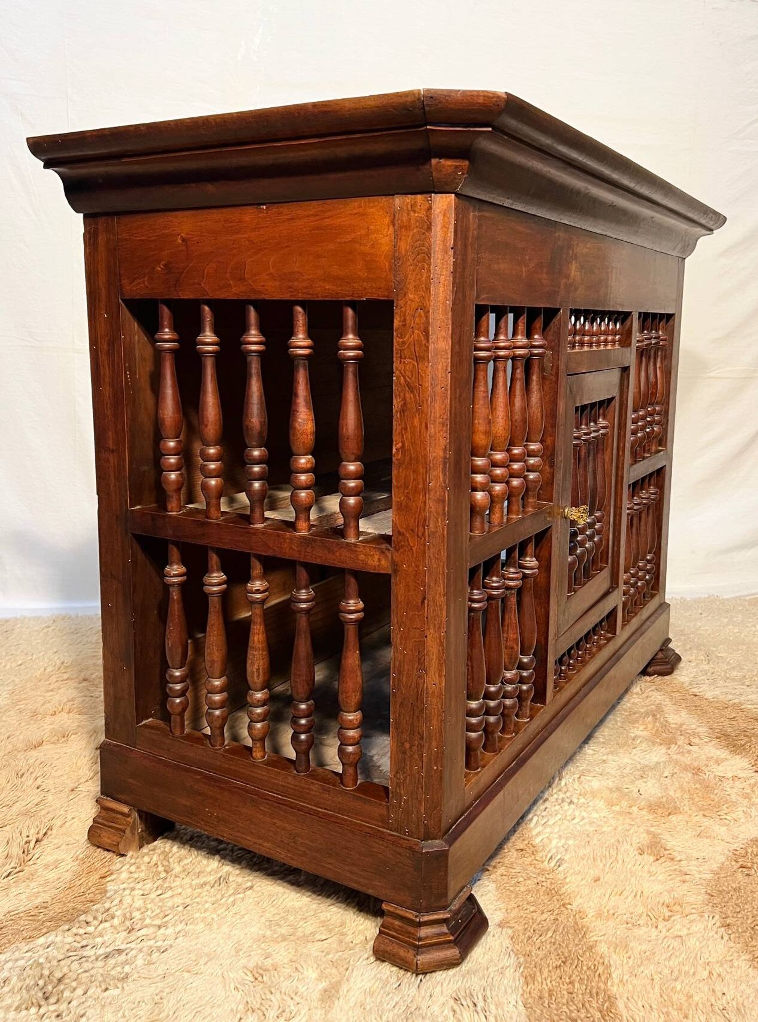 Panetière XIXem Louis Philippe en noyer, buffet, rangement