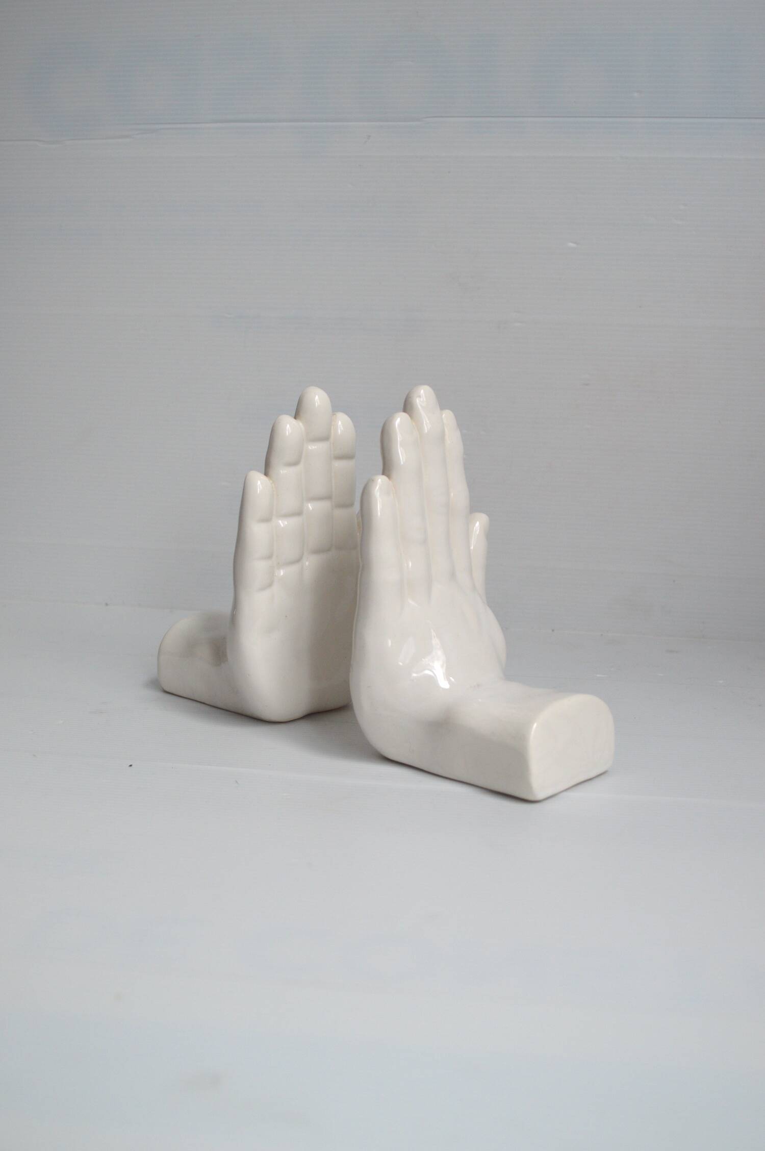 bookend hands