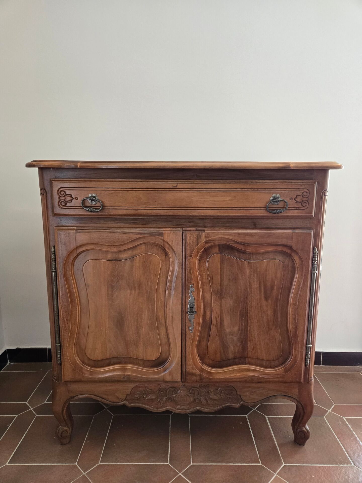 Small sideboard / Walnut sideboard in Louis XV style