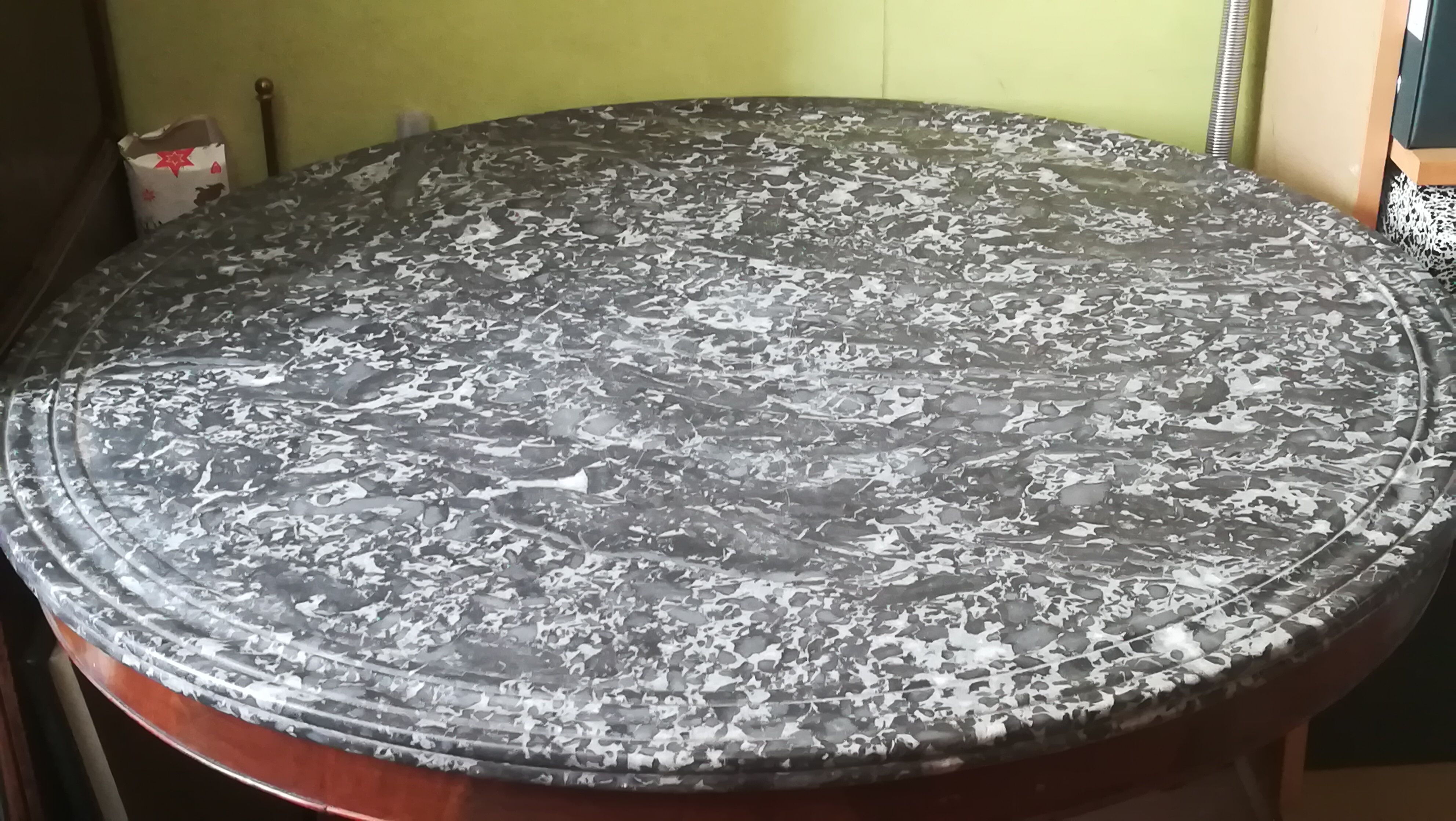 Table pedestal on Napoleon III marble, central foot