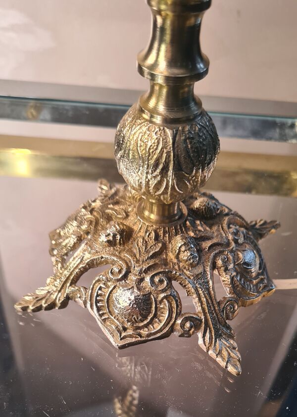 Lampe bronze de style rocaille de luxe  et abat jour plissé  avec gallon 49x25