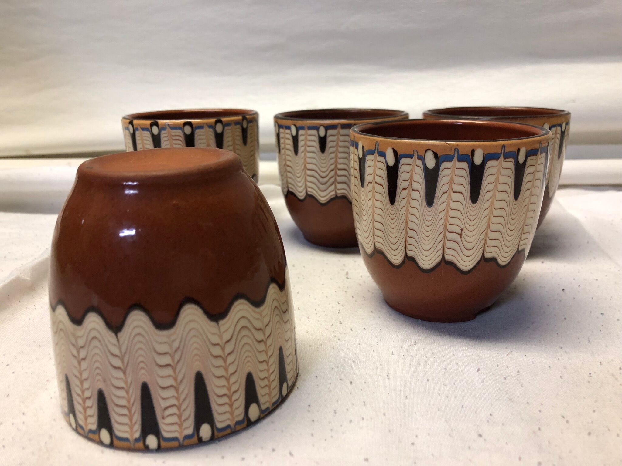 Ensemble de 5 tasses en grès vintage
