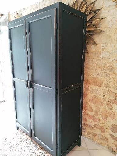 Armoire parisienne