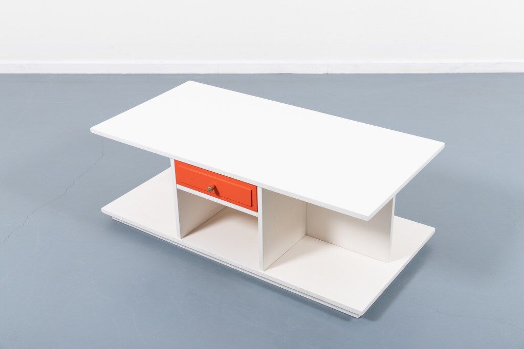 Italian design coffee table from the 1960