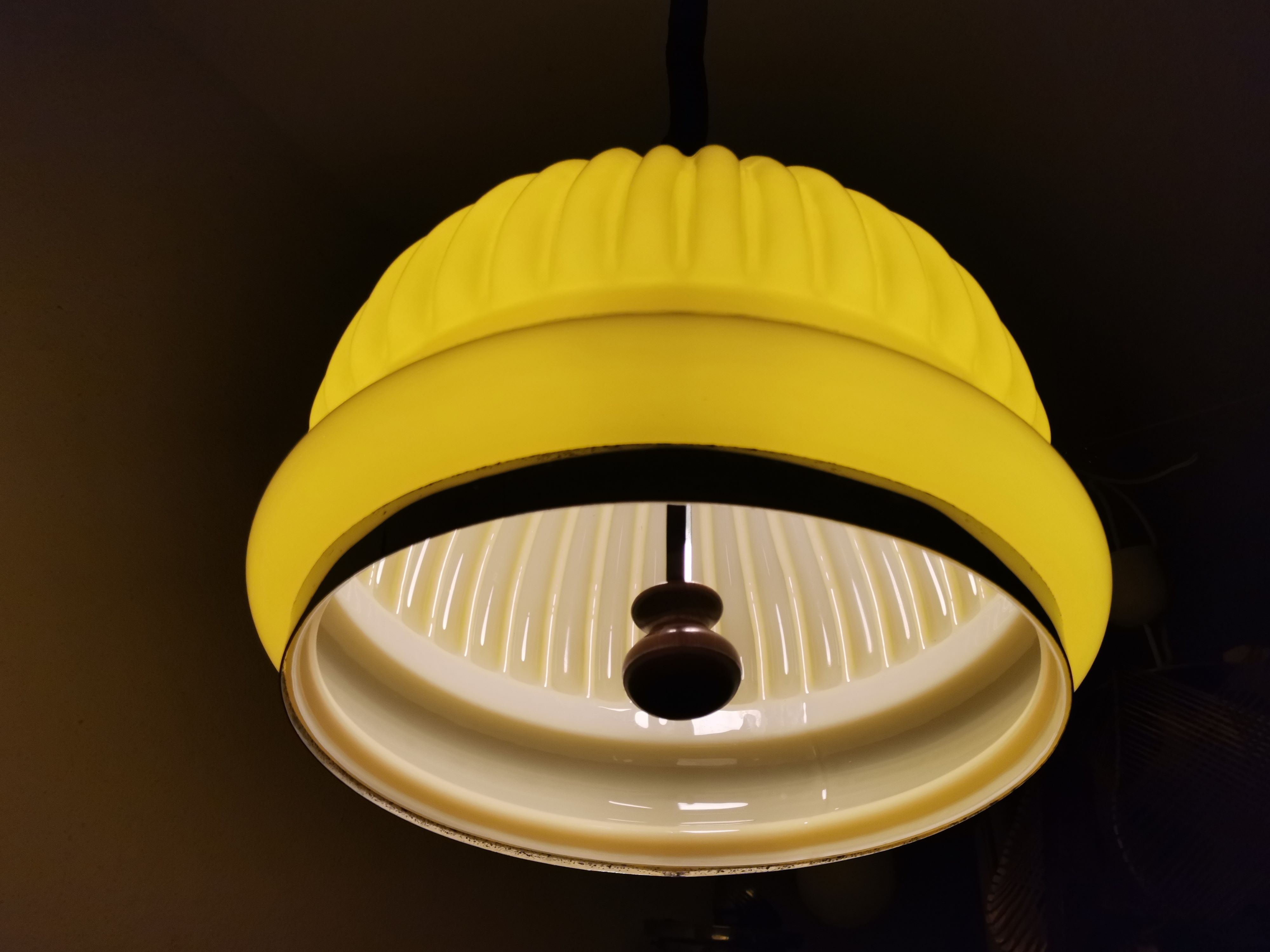 Yellow ribbed glass pull down hanging lamp 1970s