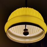Lampe suspendue en verre nervuré jaune des années 1970