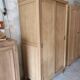 Wardrobe/sliding doors and tapered legs