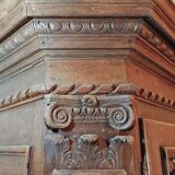 Large oak wardrobe from the early 18th century.